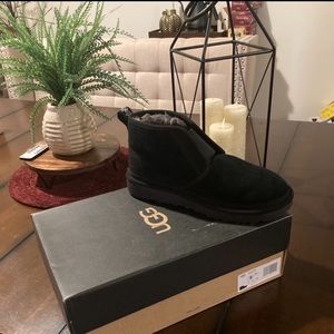 Black Ugg Boot. Velcro closure